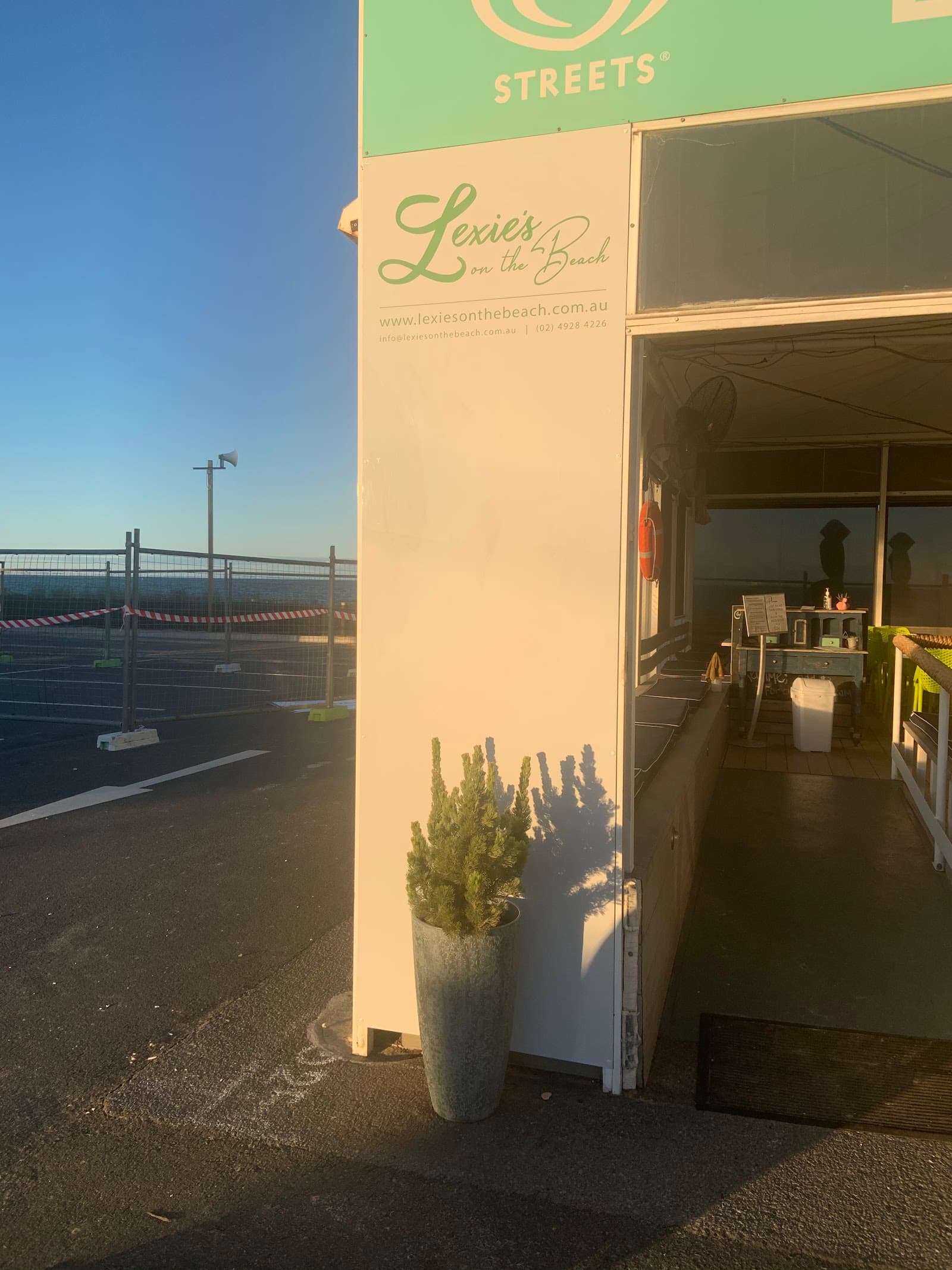Lexie's on the Beach & The Crow's Nest (upstairs) — Stockton, Newcastle