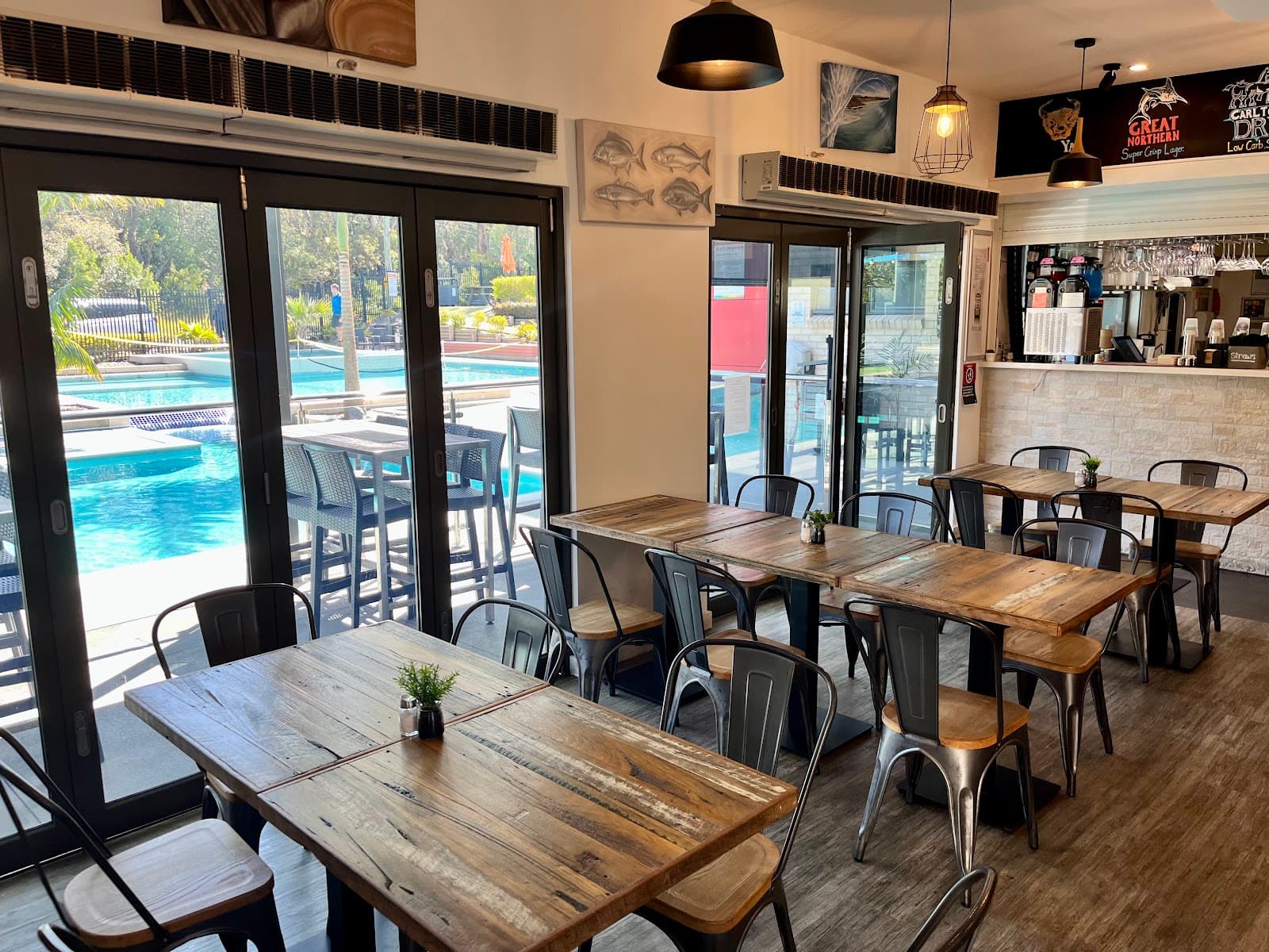 Middle Rock Café & Bar — Nelson Bay, Newcastle