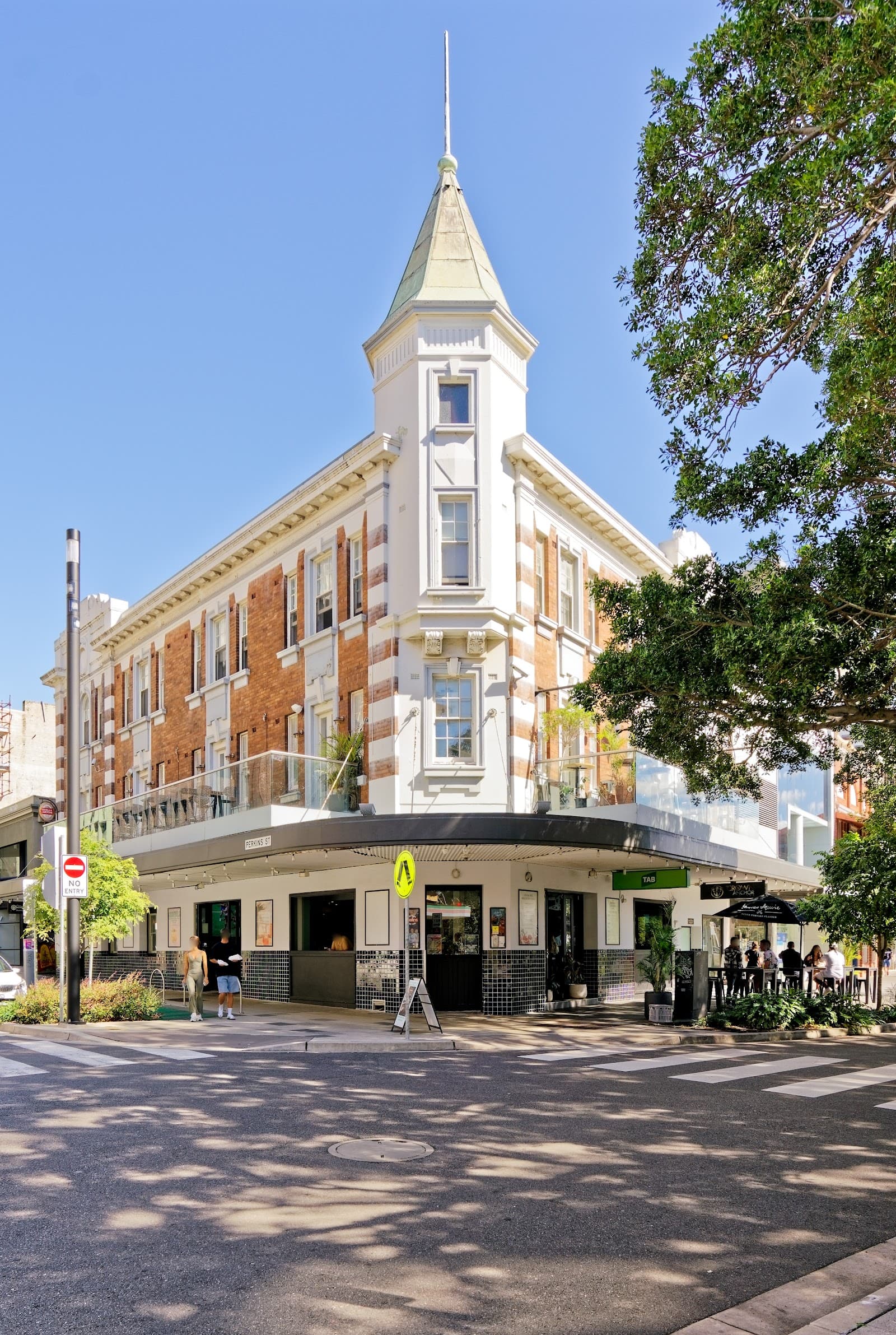 The Crown & Anchor Hotel — Newcastle