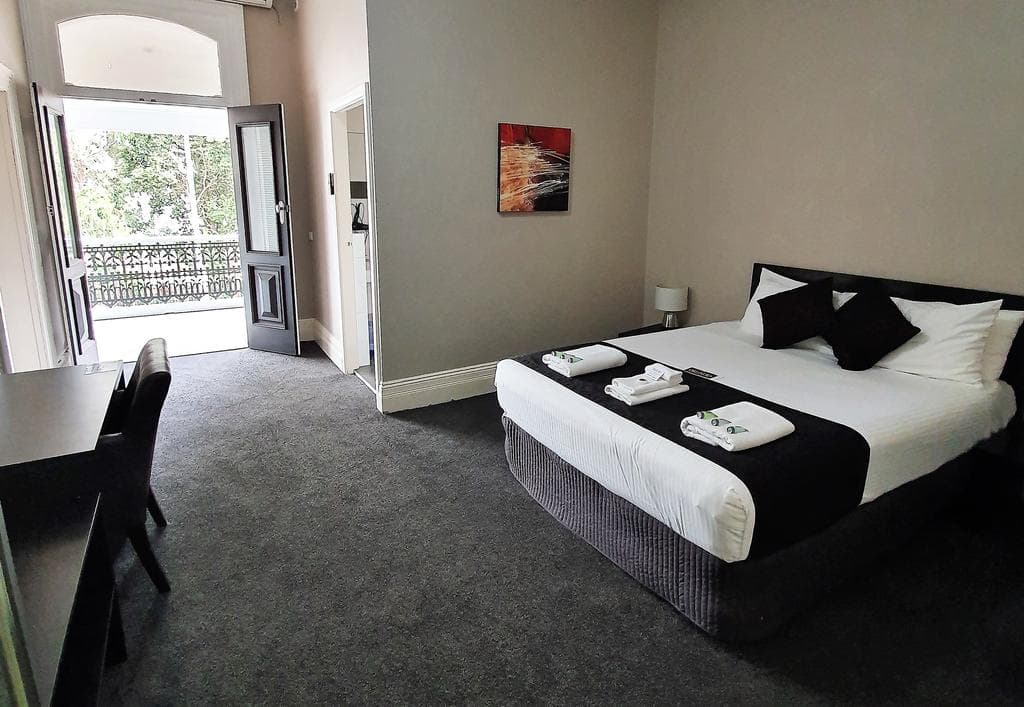 The Grand Hotel — Honeysuckle, Newcastle