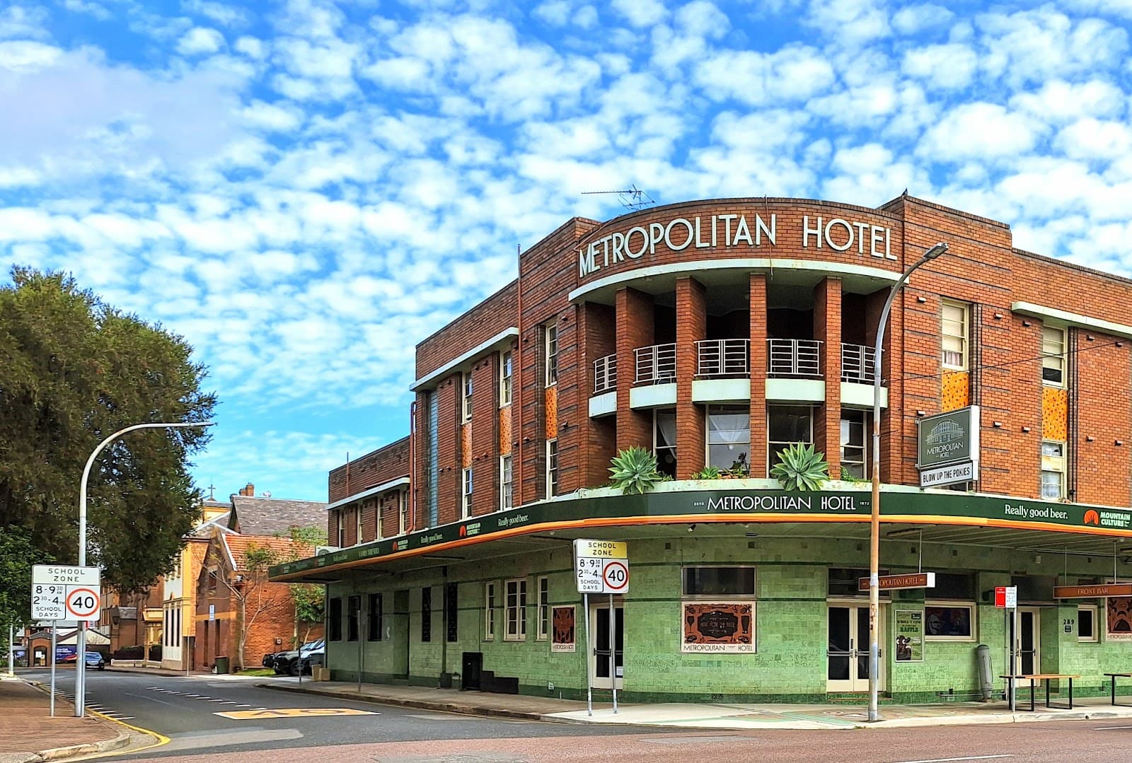 The Metropolitan Hotel — Maitland, Newcastle