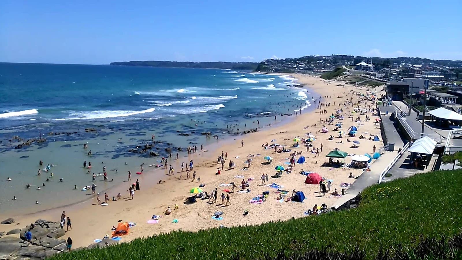 Cooks Hill Surf Life Saving Club — Cooks Hill, Newcastle