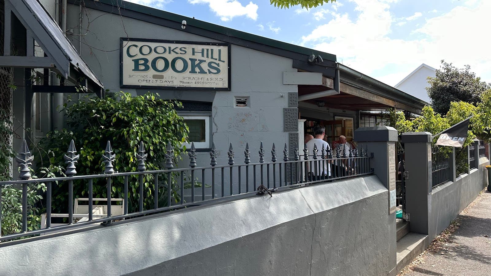 Cooks Hill Books & Records — Cooks Hill, Newcastle