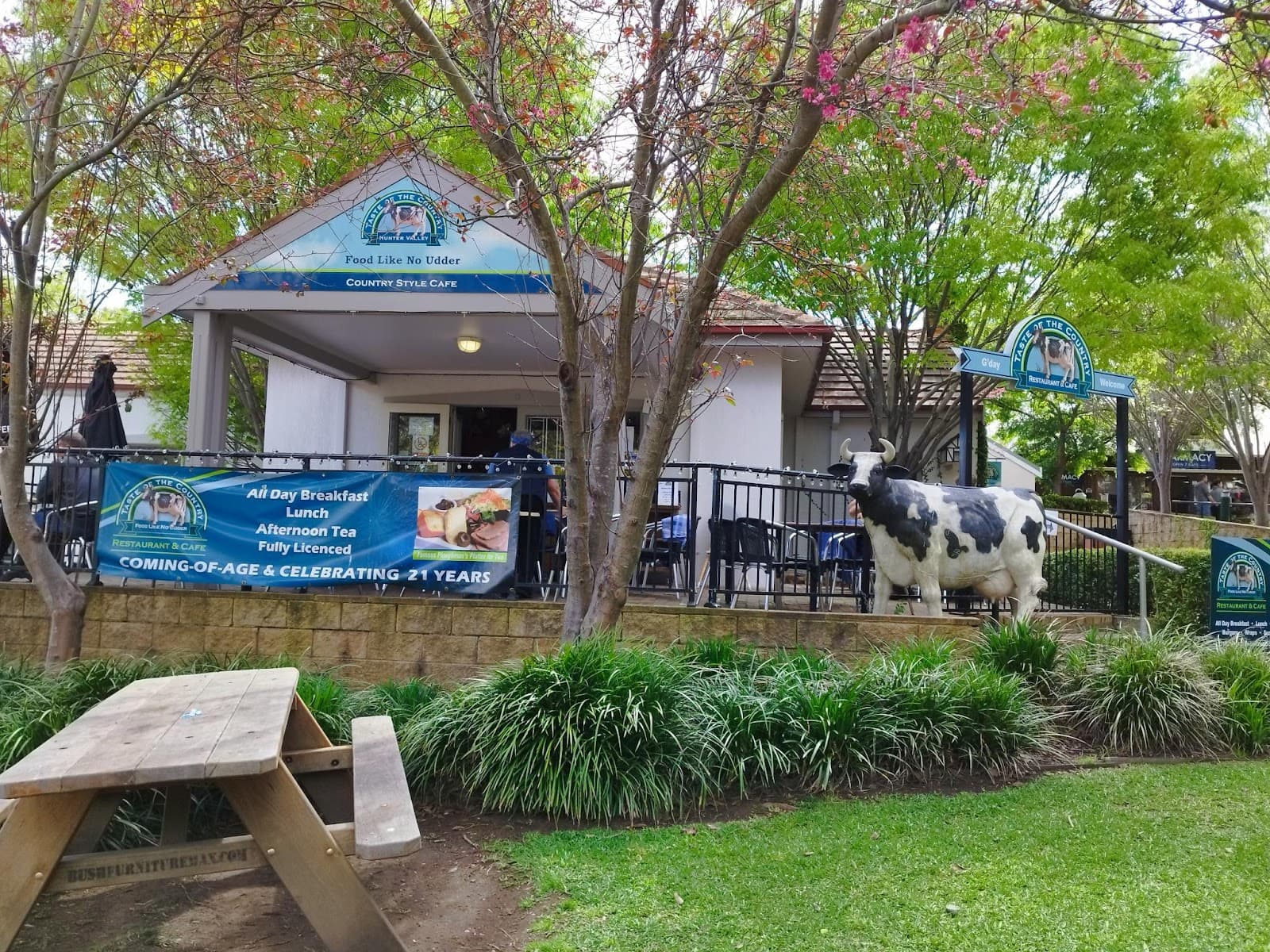 Hunter Valley Gardens Shopping Village — Pokolbin, Newcastle