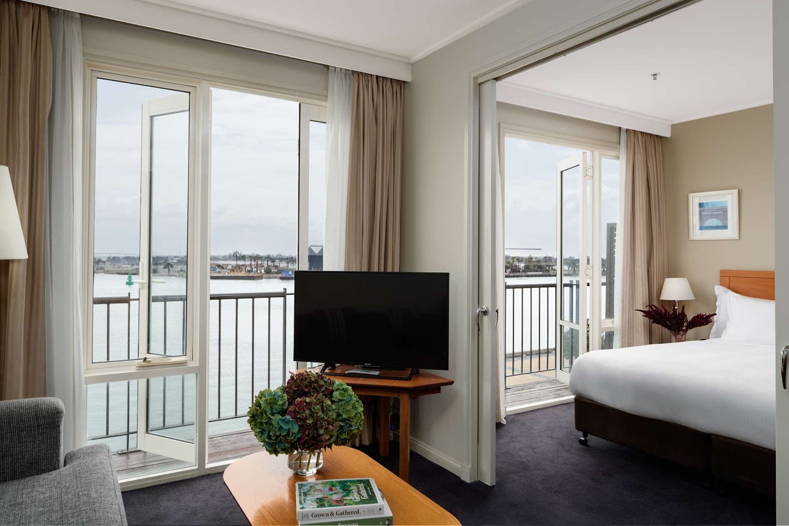 Rydges Newcastle — Honeysuckle, Newcastle