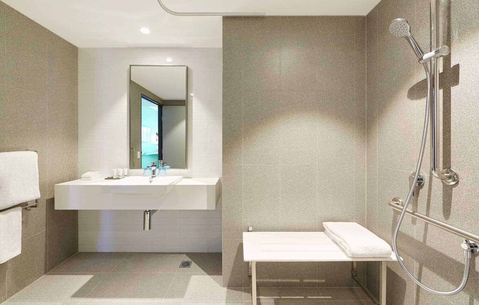 Holiday Inn Express Newcastle by IHG — Honeysuckle, Newcastle