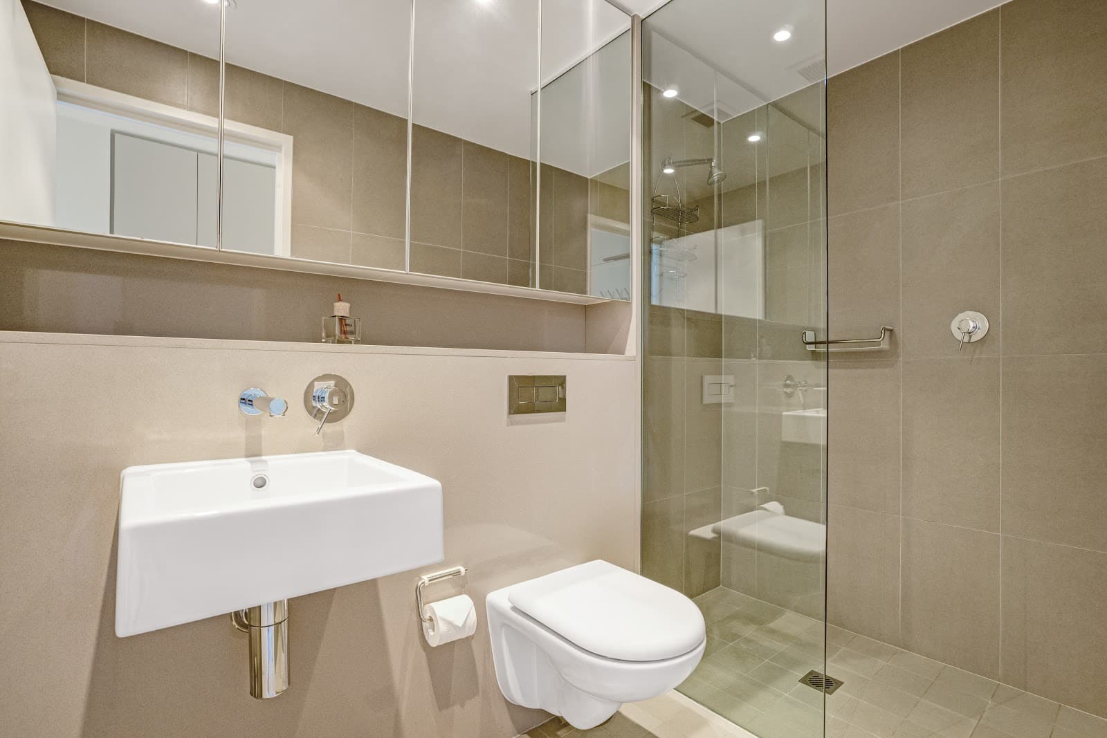 Hotel 1 — Newcastle