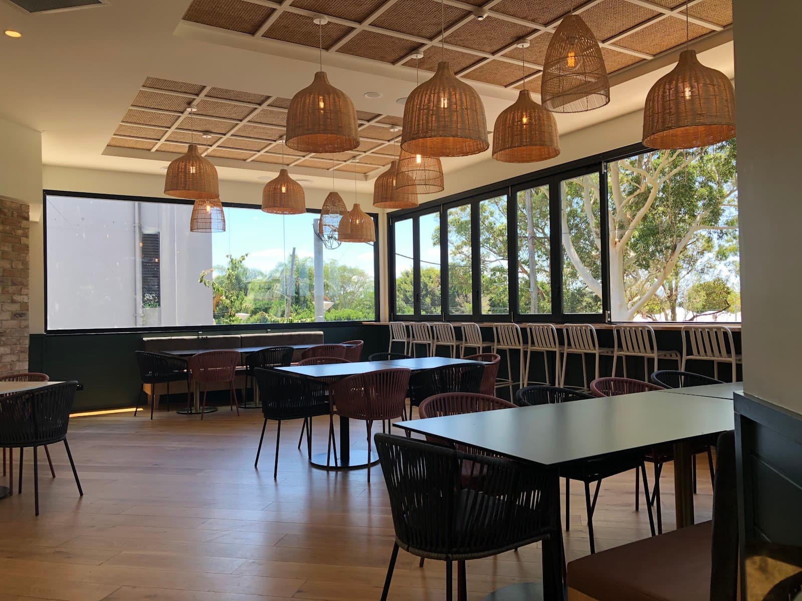 General Roberts Hotel — Cooks Hill, Newcastle