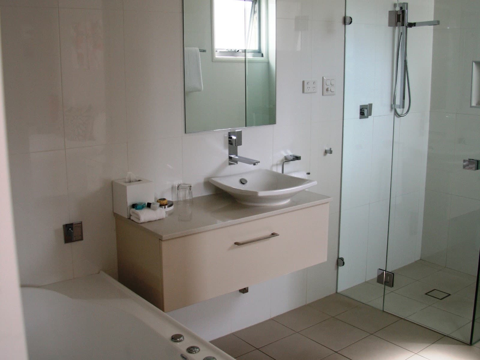 Chaucer Palms Boutique Bed & Breakfast — Hamilton, Newcastle
