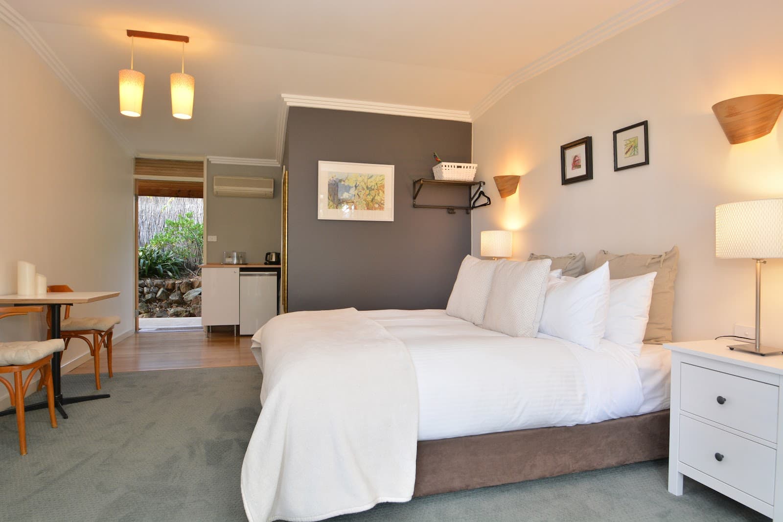 Elfin Hill Tourist Accommodation within the Hunter Valley Vineyards — Pokolbin, Newcastle
