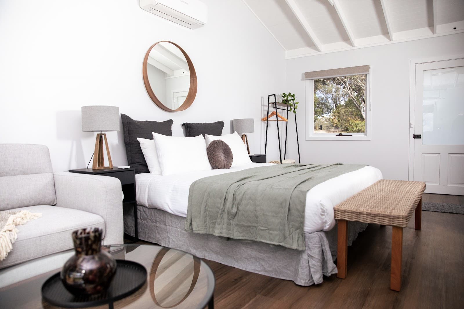 Vineyard Villas - Pokolbin Farm Stay — Pokolbin, Newcastle