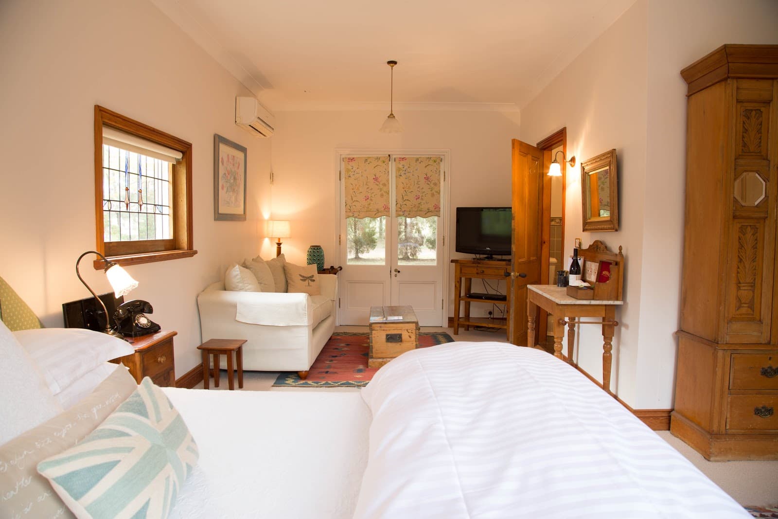 The Carriages Boutique Hotel & Vineyard — Pokolbin, Newcastle