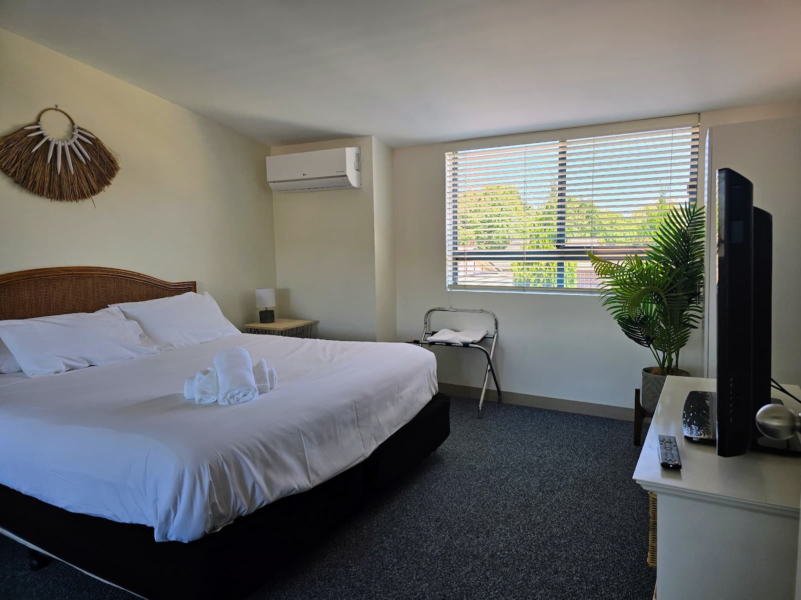 Nelson Bay Breeze Holiday Apartments — Nelson Bay, Newcastle