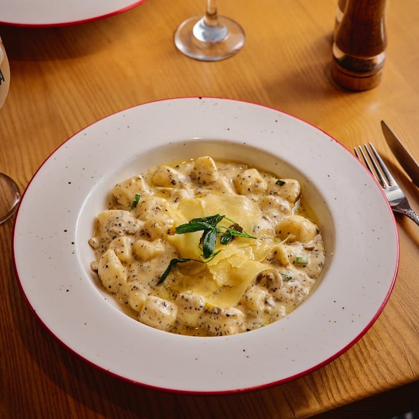 Casa Nova Italian Restaurant & Bar, Honeysuckle